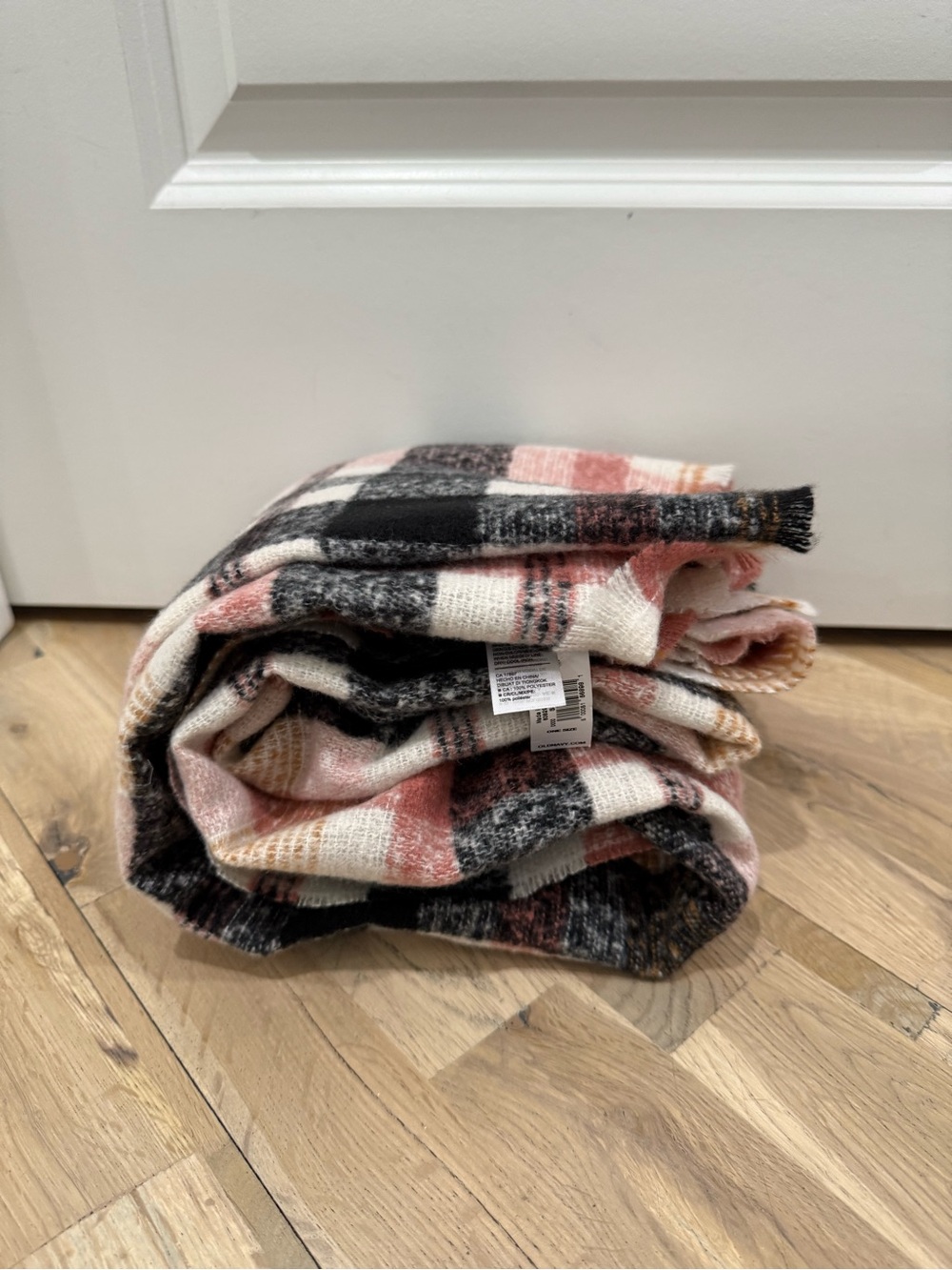 NWT OLD NAVY Cozy Plaid Scarf in Pink, Black & Cream